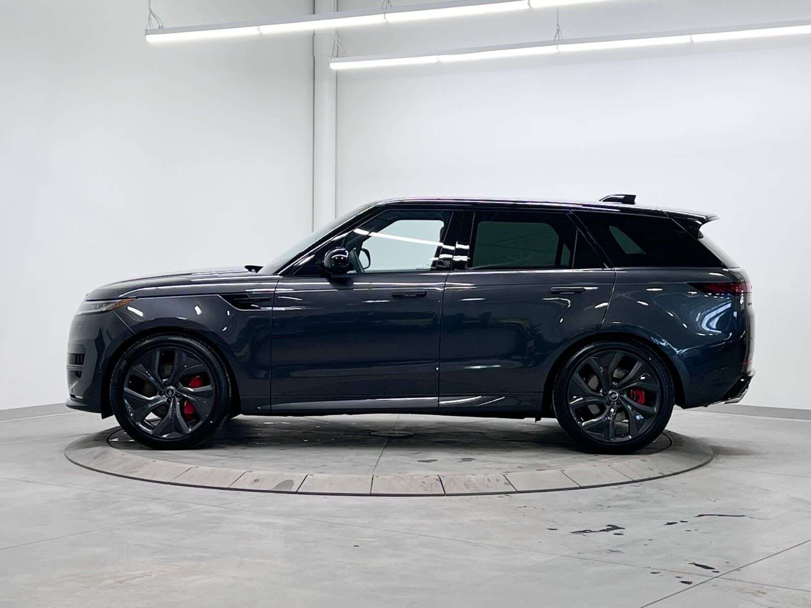 2025 Land Rover Range Rover Sport P530 V8 DYNAMIC SE thumb 6