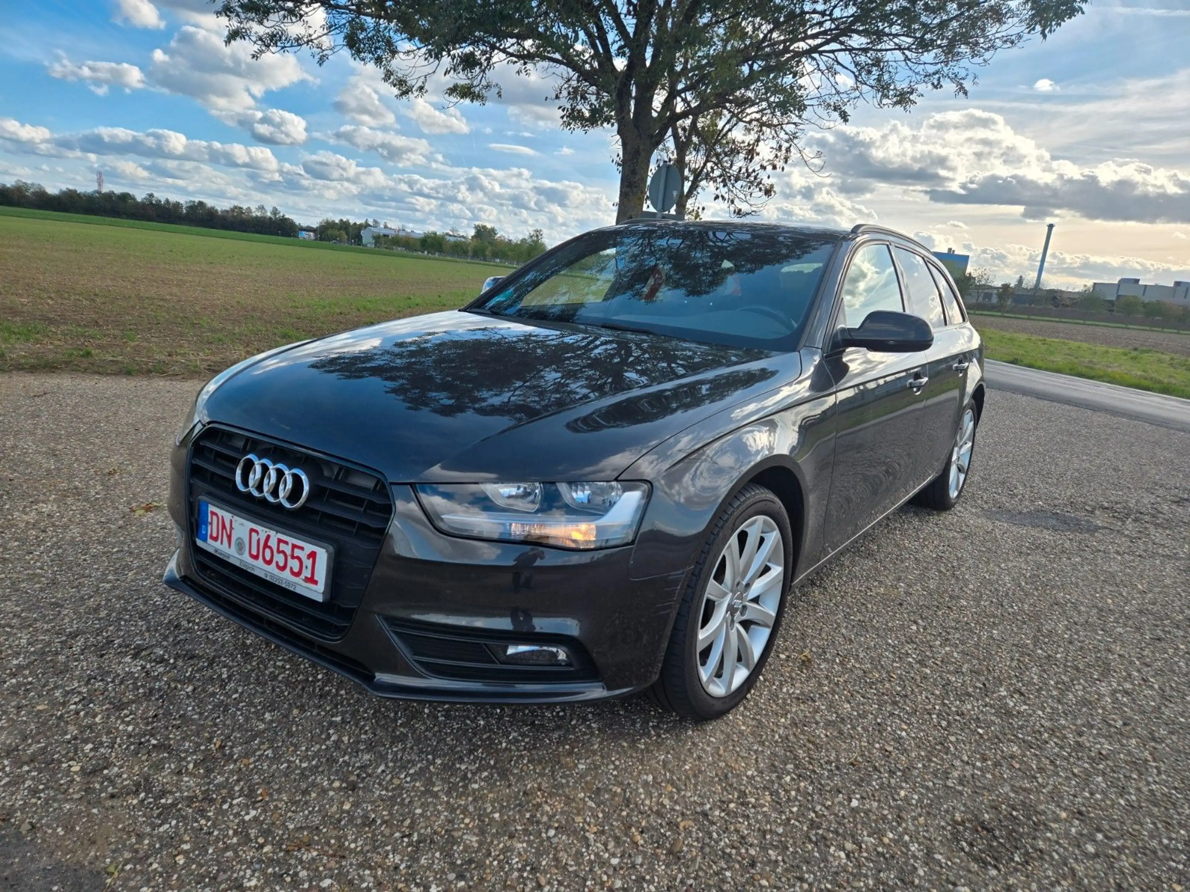 Audi A4 Avant Attraction in Top Zustand — photo 2