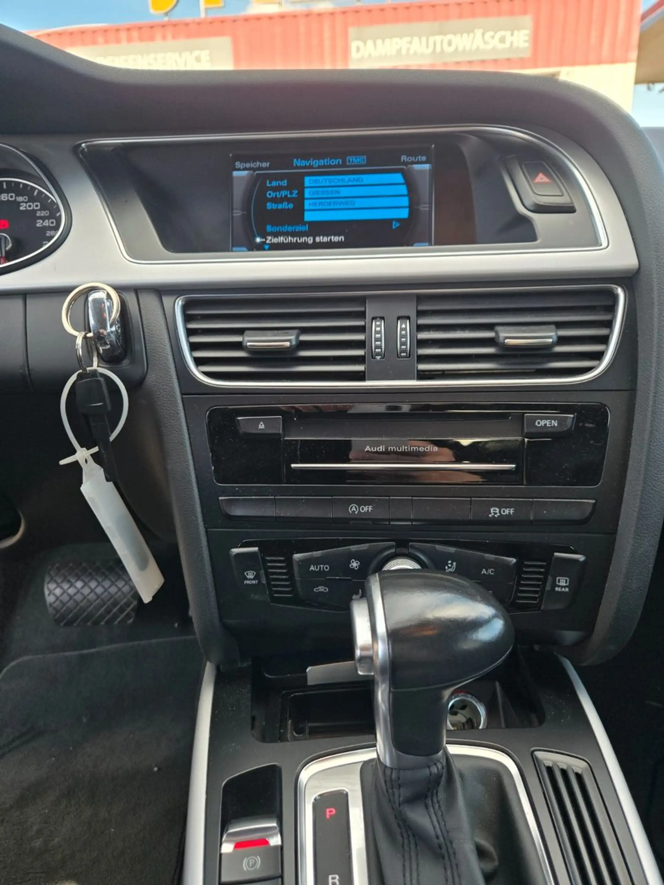 Audi A4 Avant Attraction in Top Zustand — photo 14