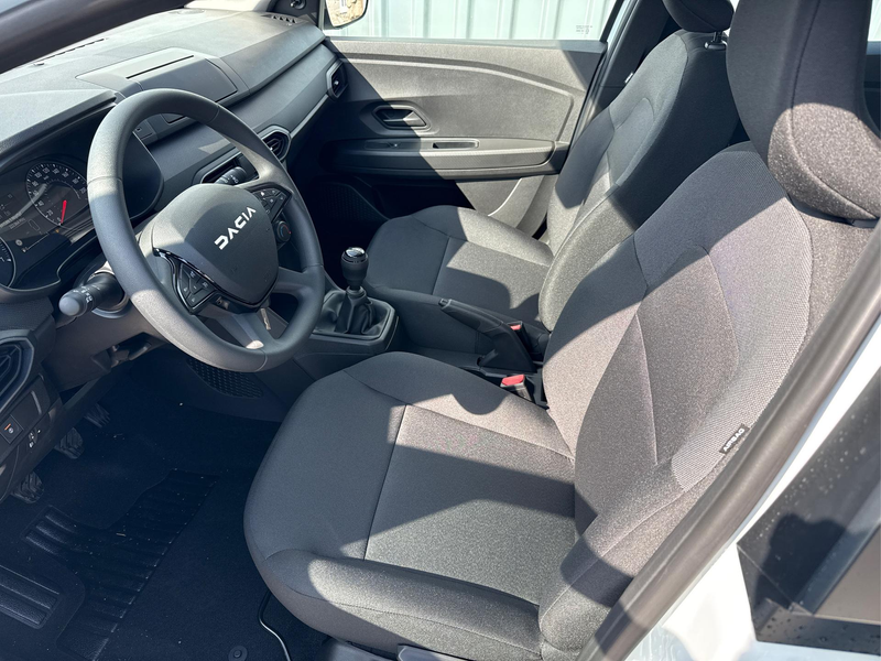 Dacia Sandero Essential TCe 90 PS Klima-DAB-LED-Tempomat-Limi... — photo 8