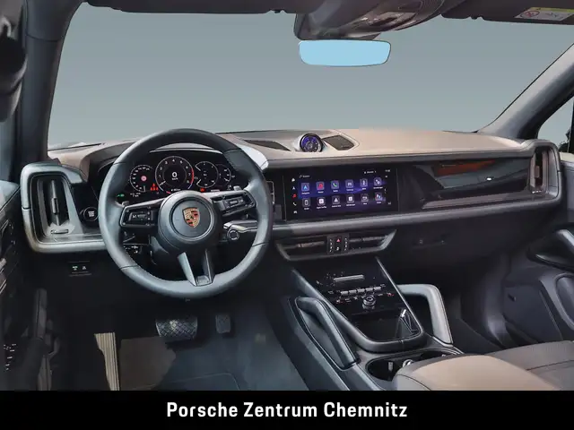 Porsche Cayenne view 7