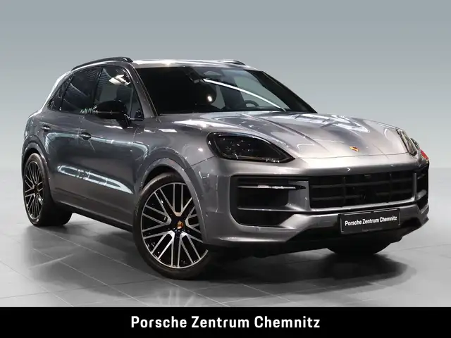 Porsche Cayenne view 9