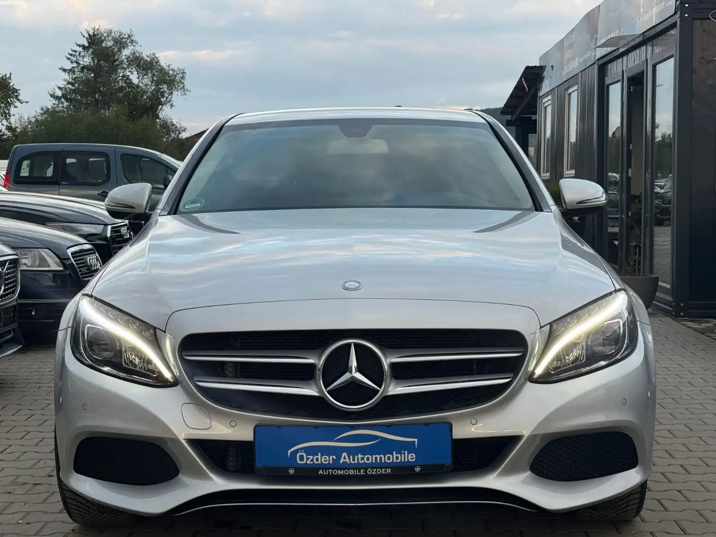 Mercedes-Benz C 200 CGI Lim. Avantgarde++Finanzierung++ Grau - 2