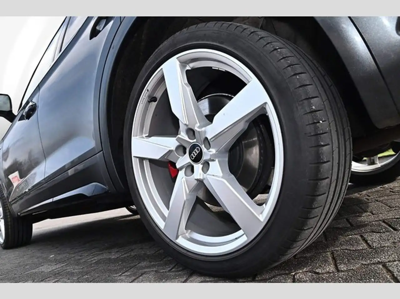Audi Q5 Sportback 40 TDI quattro S line Navi Matrix ACC 5