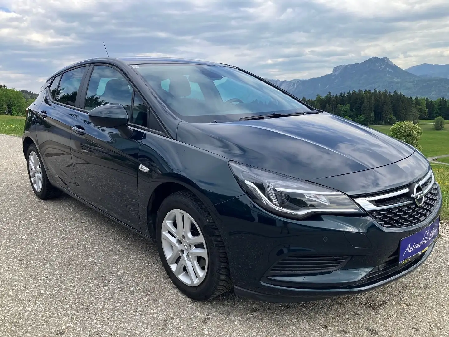Opel Astra Edition, 8-fach ber., Klimaautomatik, get. Glas Grün - 2