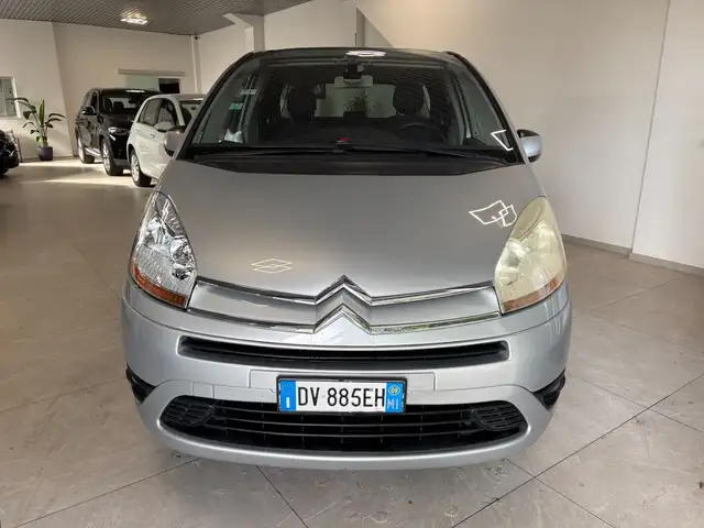 Citroen C4 view 2