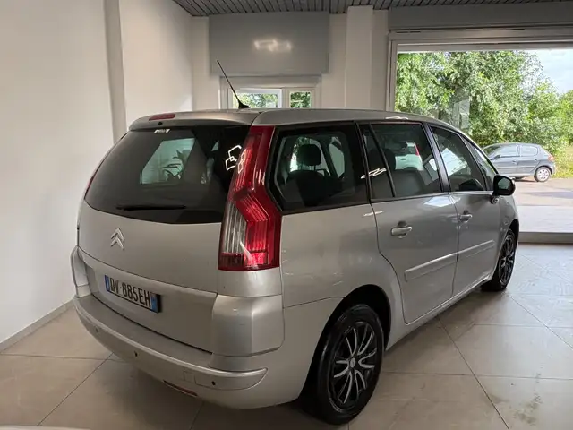 Citroen C4 view 6