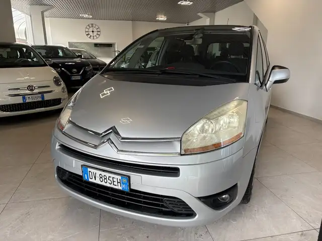 Citroen C4 view 3
