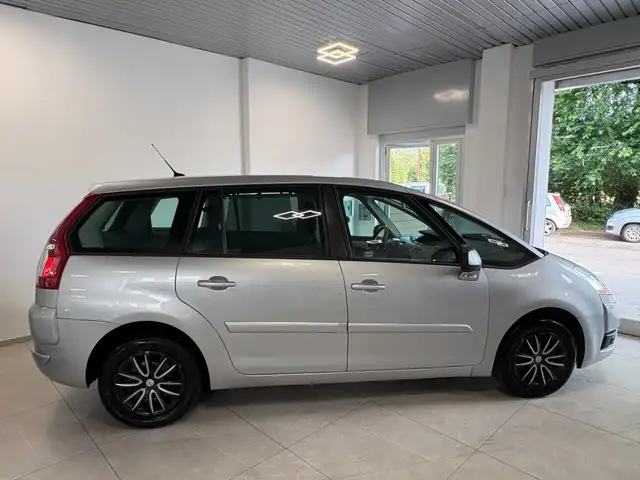 Citroen C4 view 7