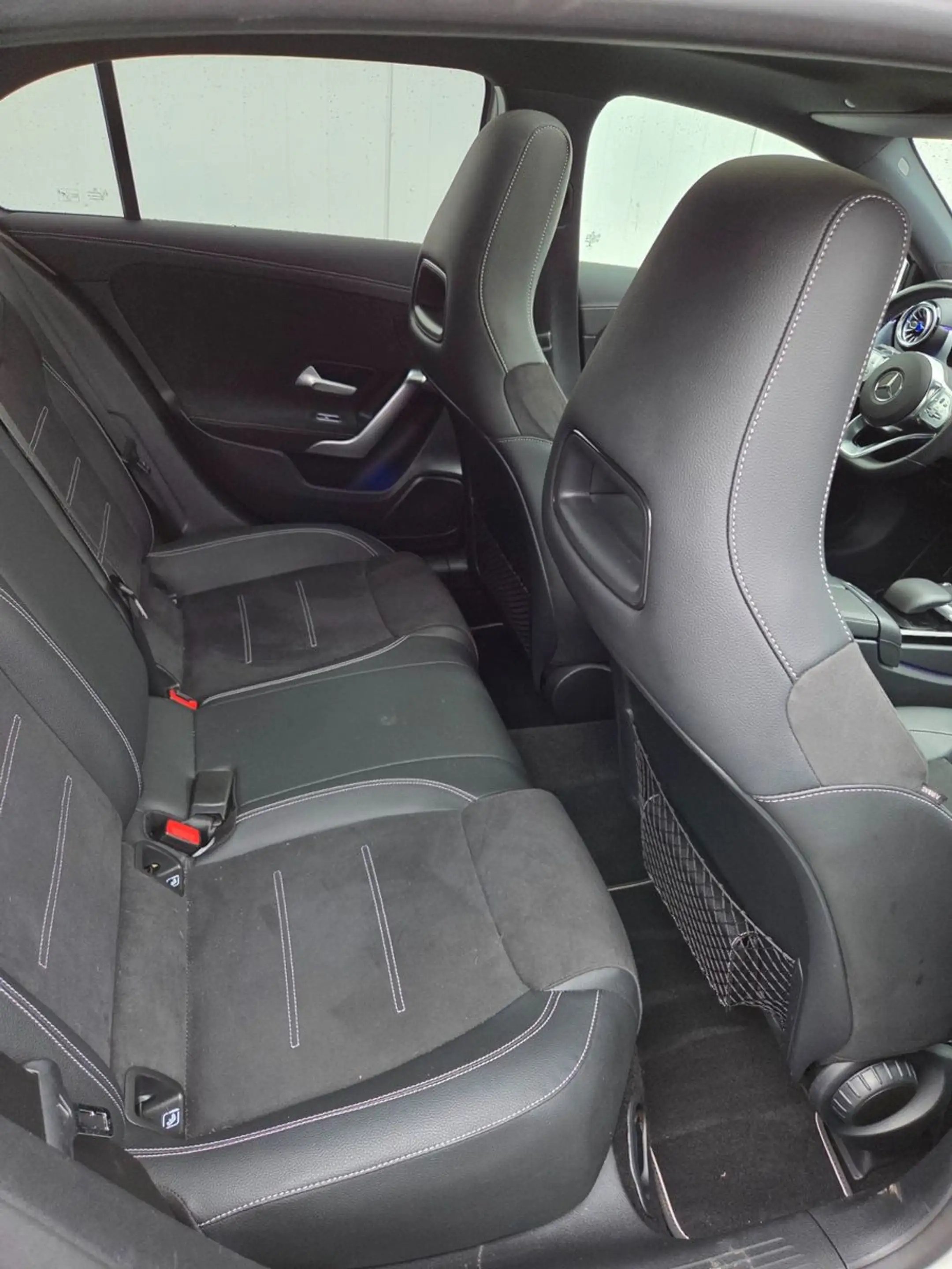 Mercedes-Benz A 180 d Edition AMG-Line/Pano/19 Zoll — photo 12