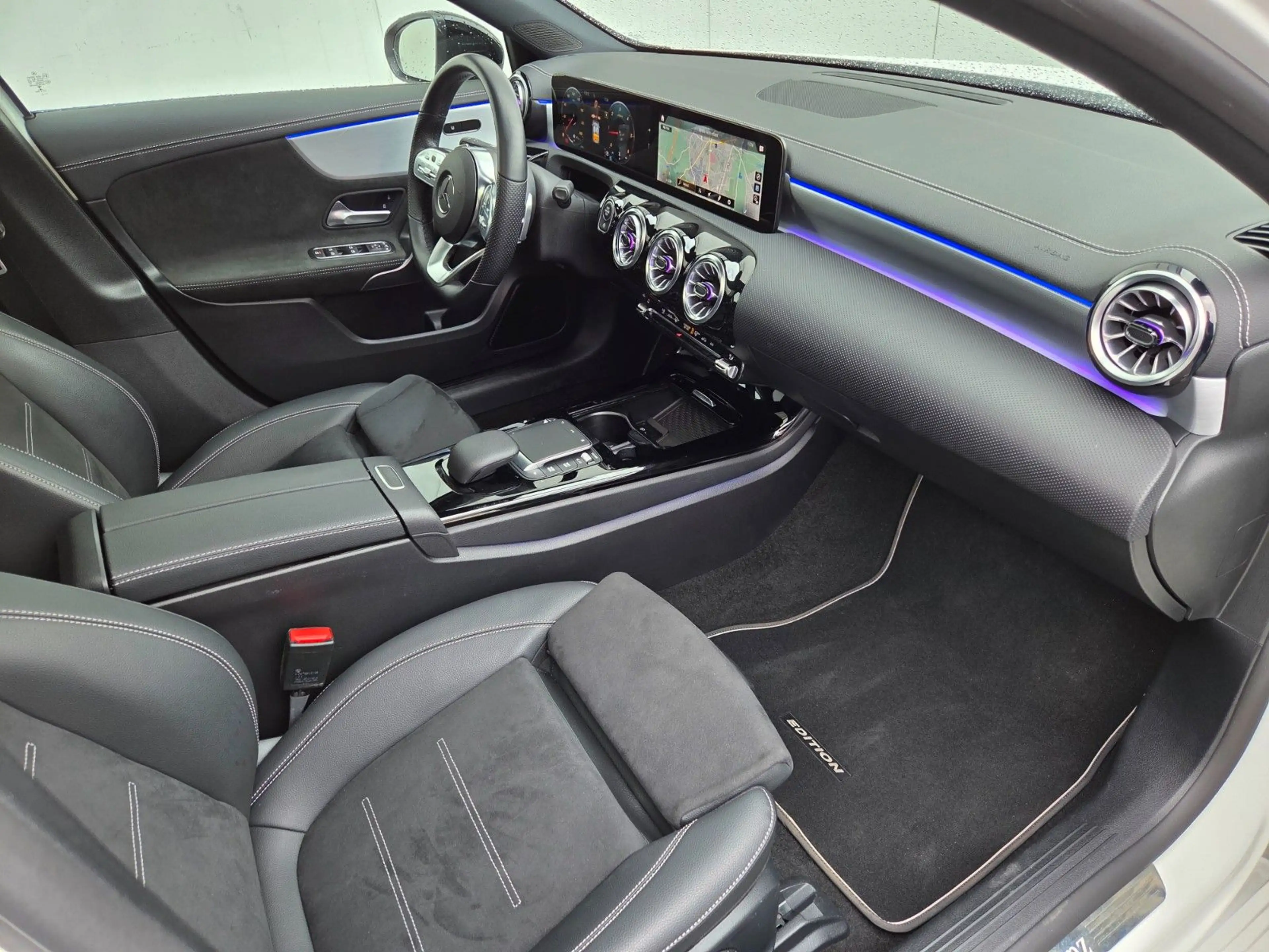 Mercedes-Benz A 180 d Edition AMG-Line/Pano/19 Zoll — photo 14