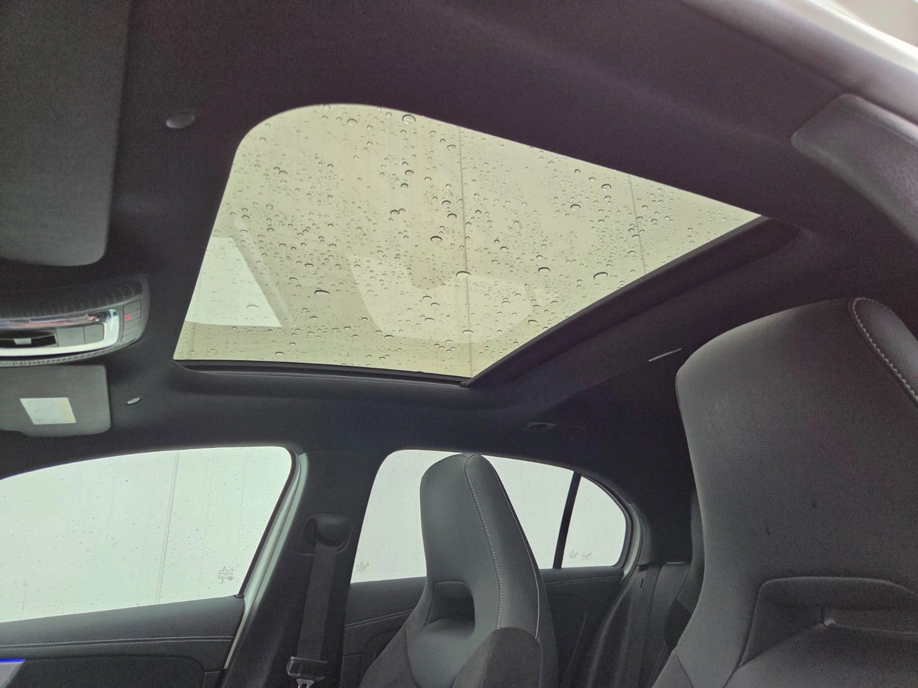 Mercedes-Benz A 180 d Edition AMG-Line/Pano/19 Zoll — photo 5