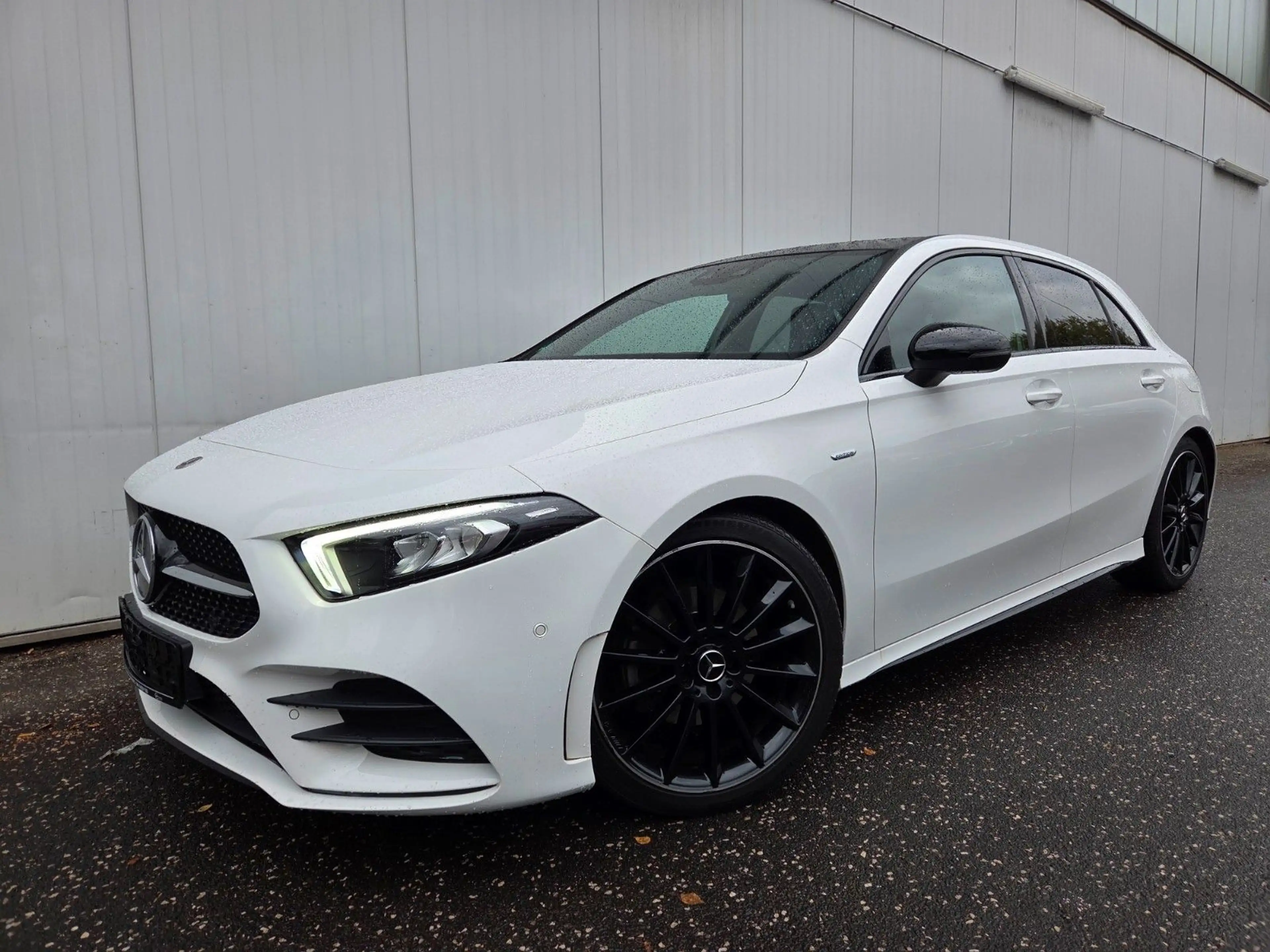 Mercedes-Benz A 180 d Edition AMG-Line/Pano/19 Zoll — photo 2