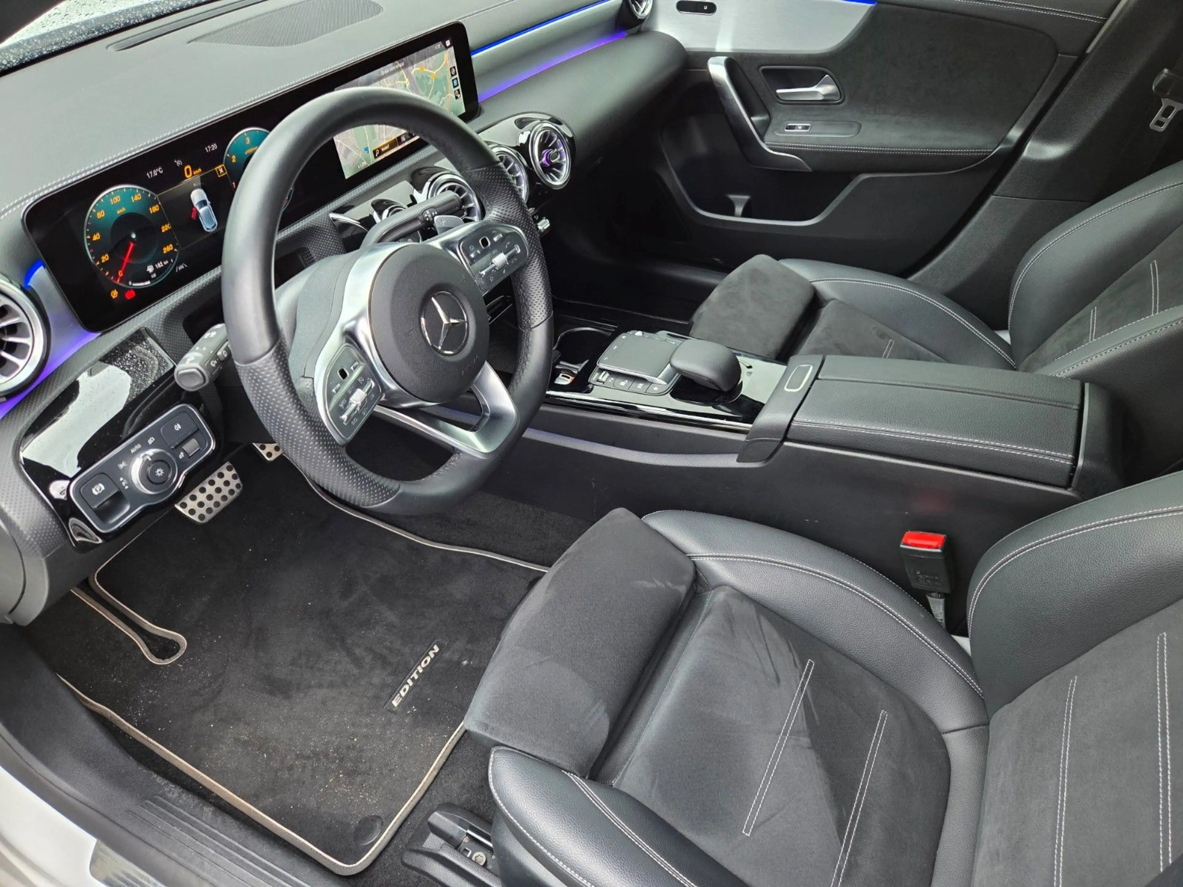 Mercedes-Benz A 180 d Edition AMG-Line/Pano/19 Zoll — photo 3