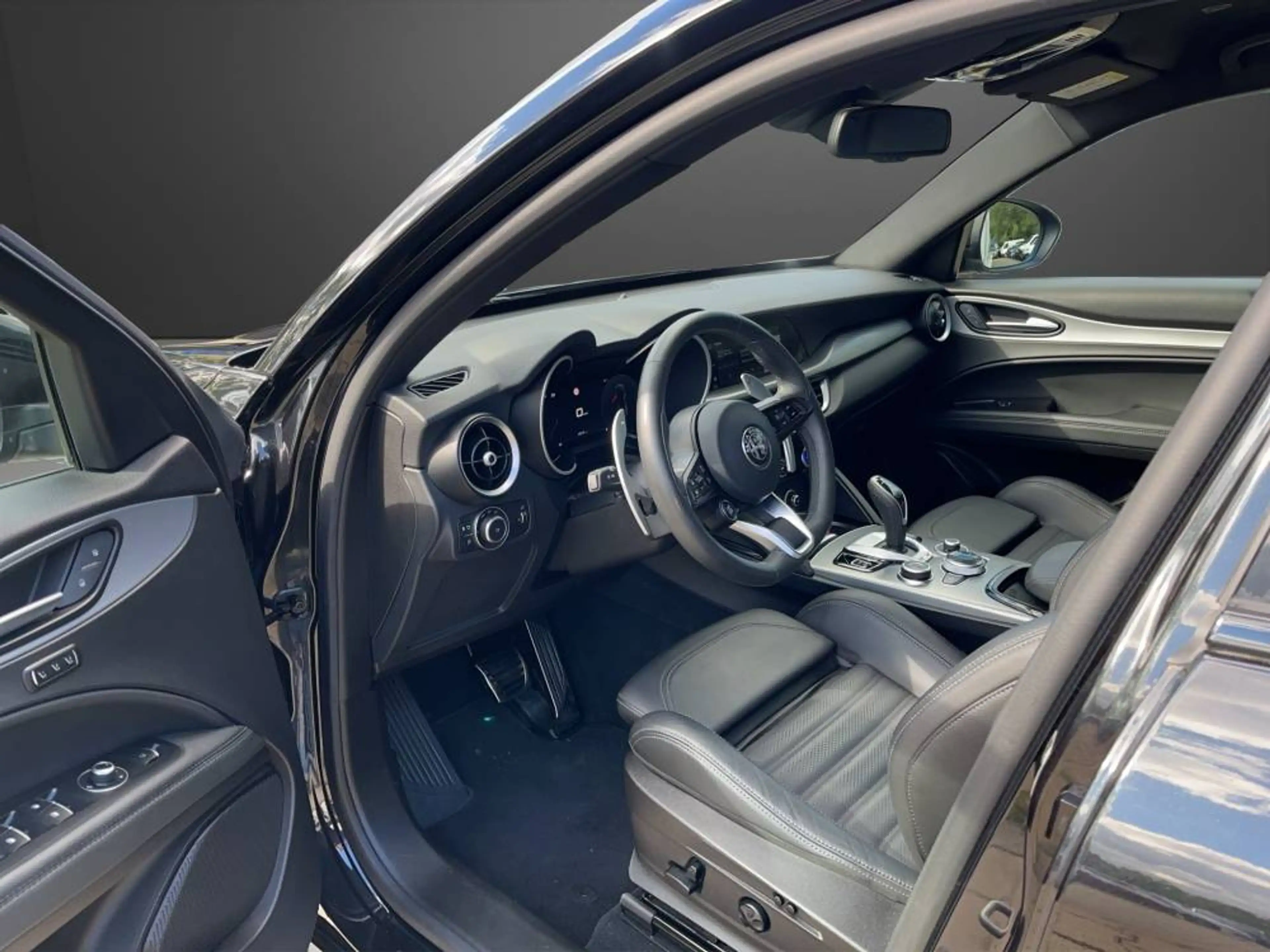 Alfa Romeo Stelvio MY24 VELOCE 2.0 Turbo 16V 206kW A — photo 7