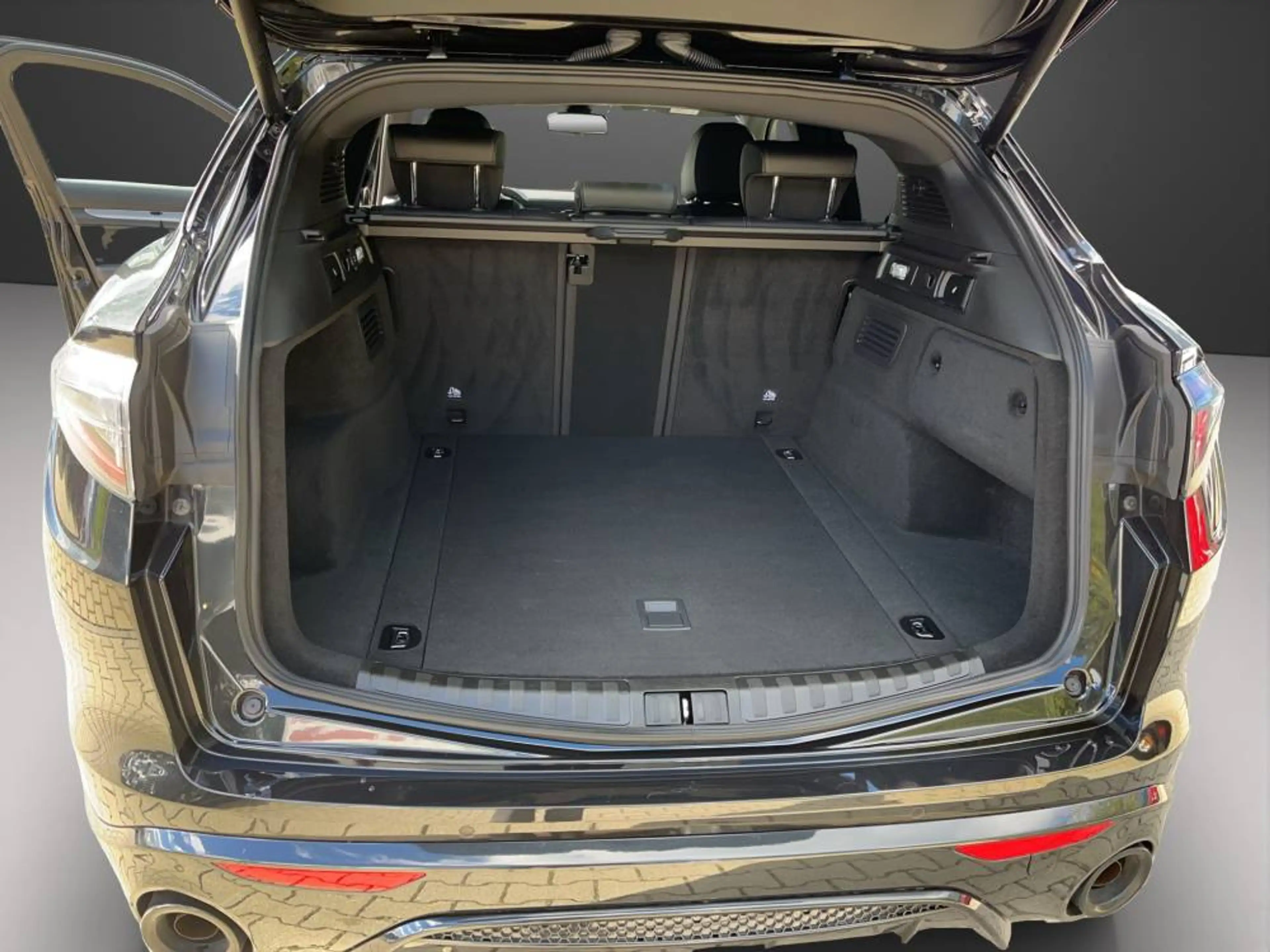 Alfa Romeo Stelvio MY24 VELOCE 2.0 Turbo 16V 206kW A — photo 13
