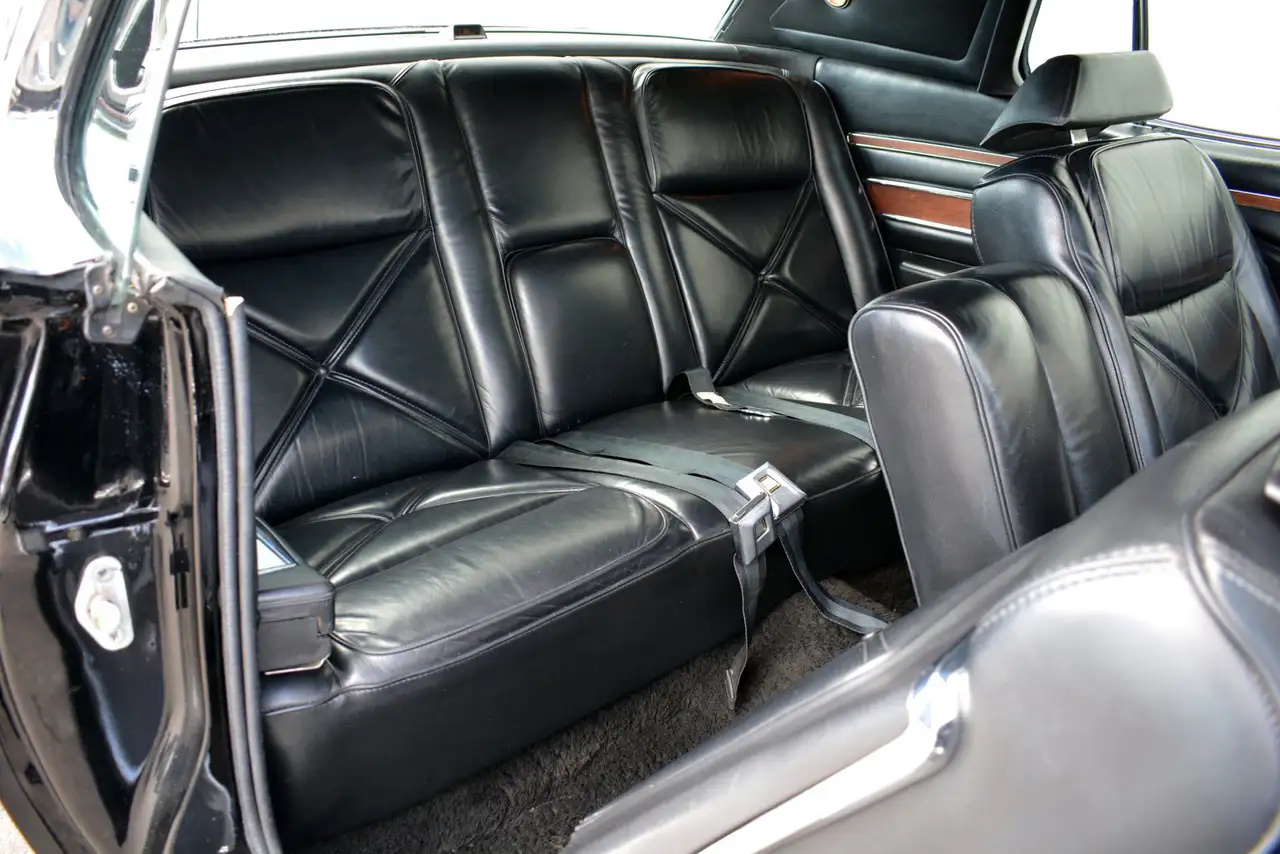 Lincoln Continental снимка Lincoln Continental