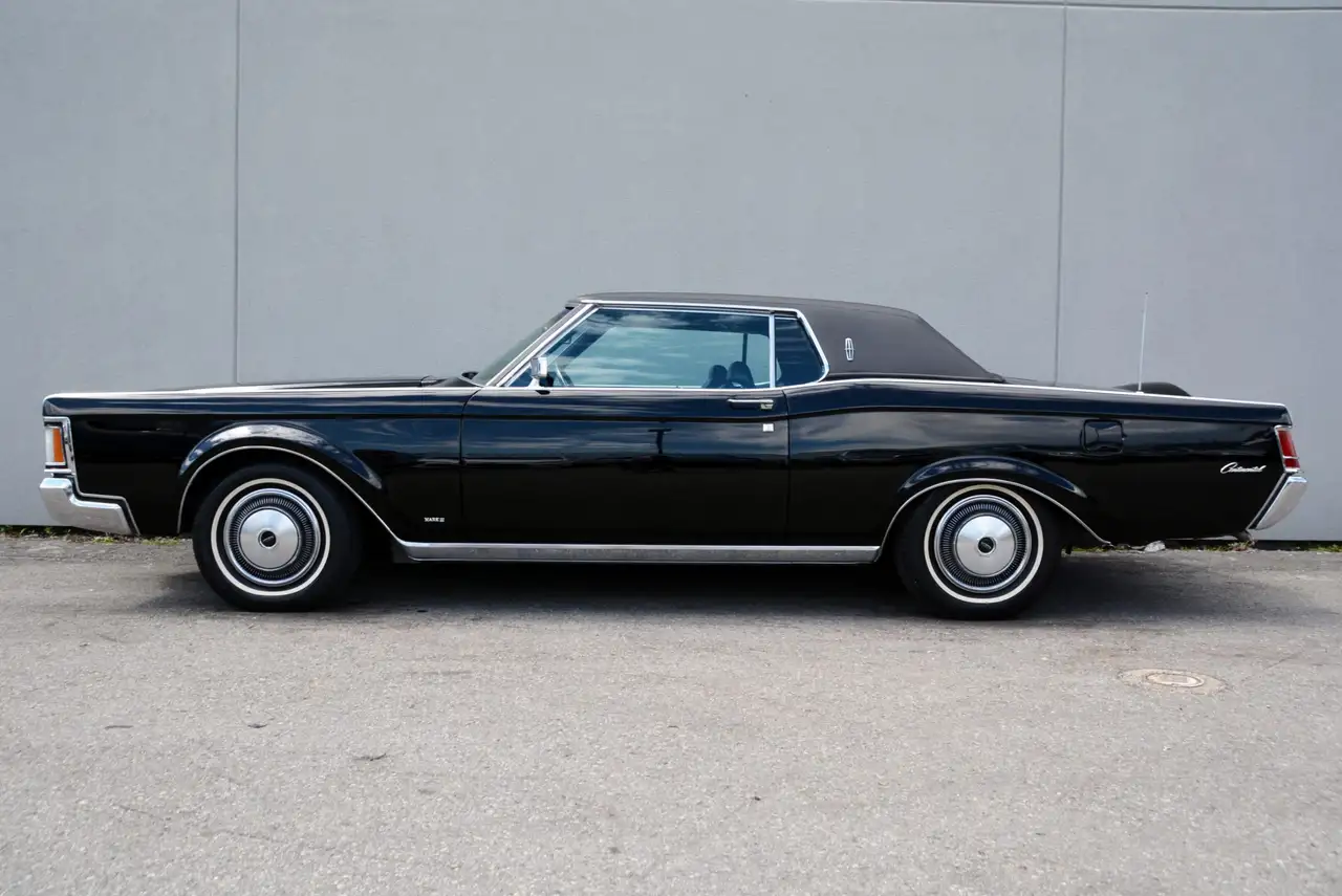 Lincoln Continental снимка Lincoln Continental