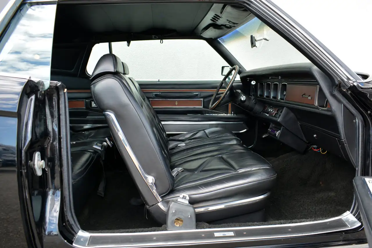 Lincoln Continental снимка Lincoln Continental