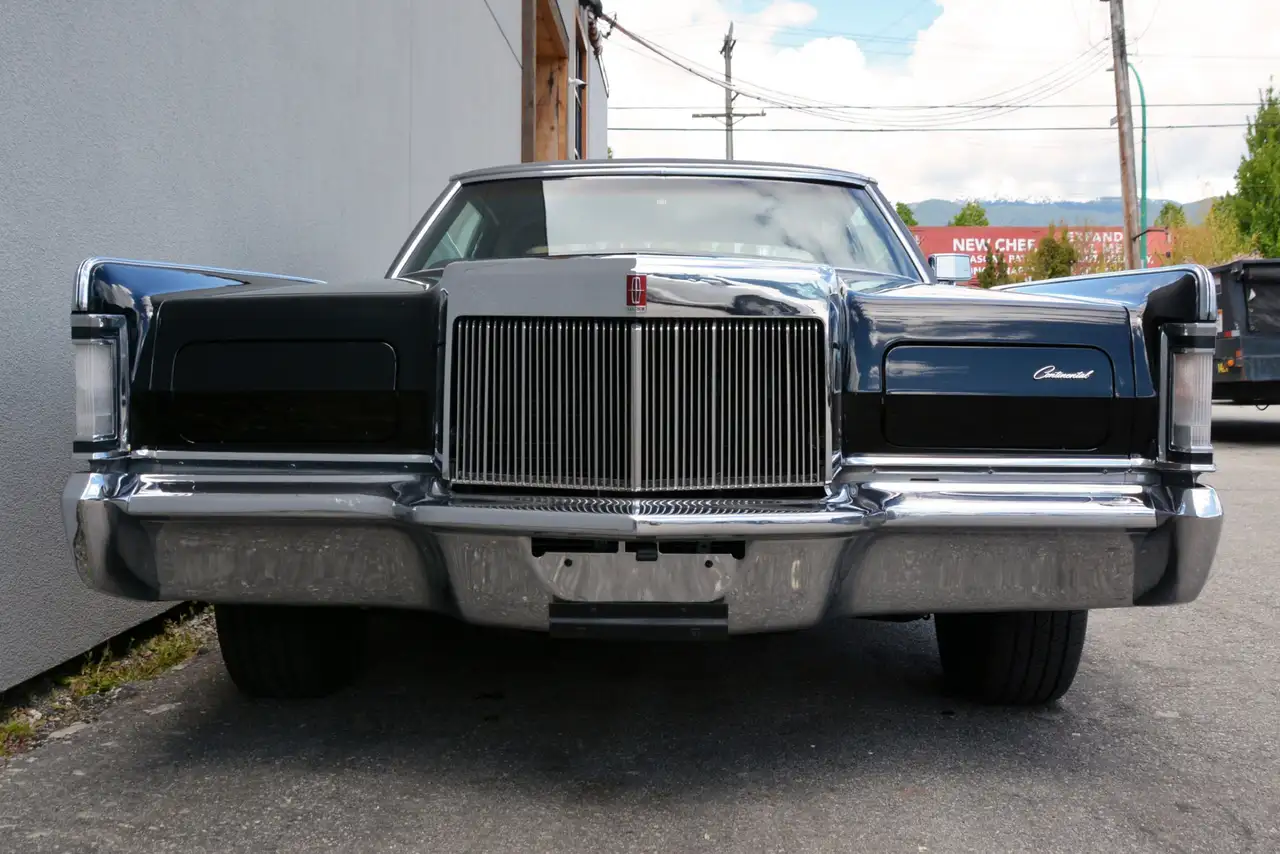 Lincoln Continental снимка Lincoln Continental