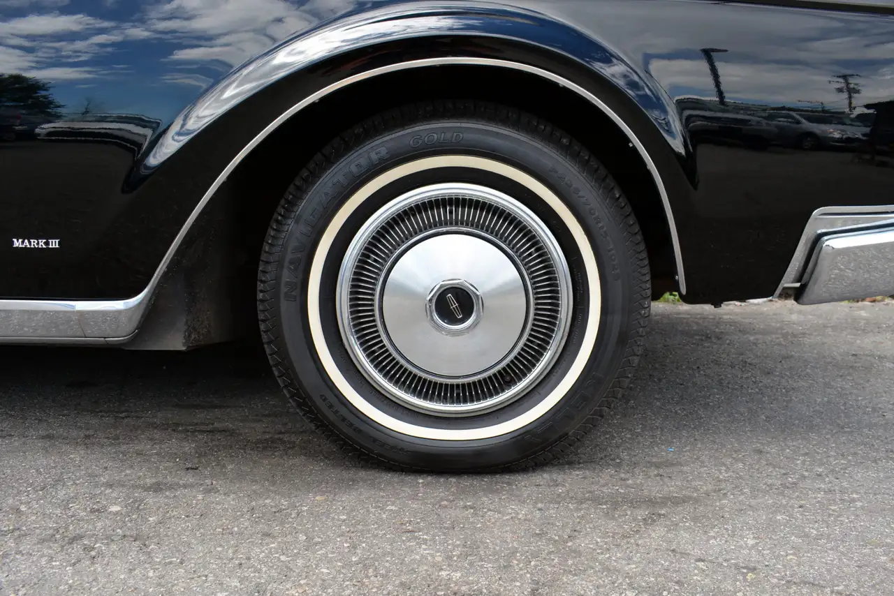 Lincoln Continental снимка Lincoln Continental