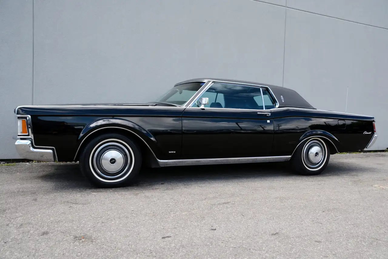 Lincoln Continental снимка Lincoln Continental