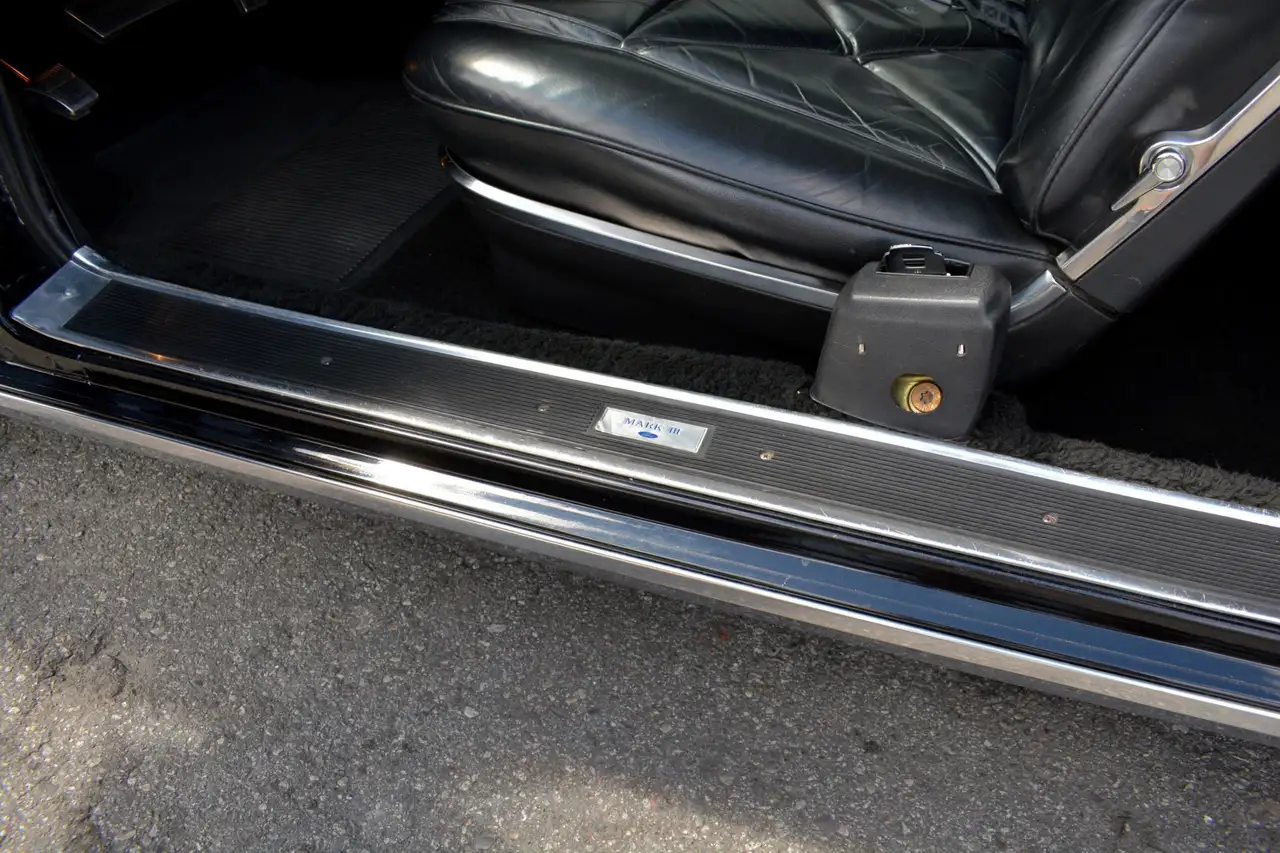 Lincoln Continental снимка Lincoln Continental