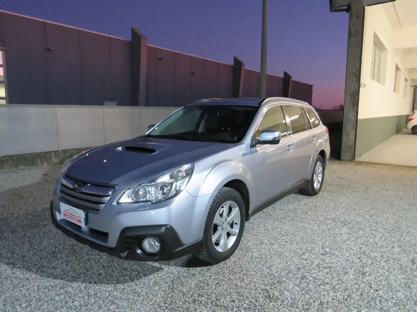 Subaru OUTBACK 2.0D-S SW CONFORT Grigio - 1