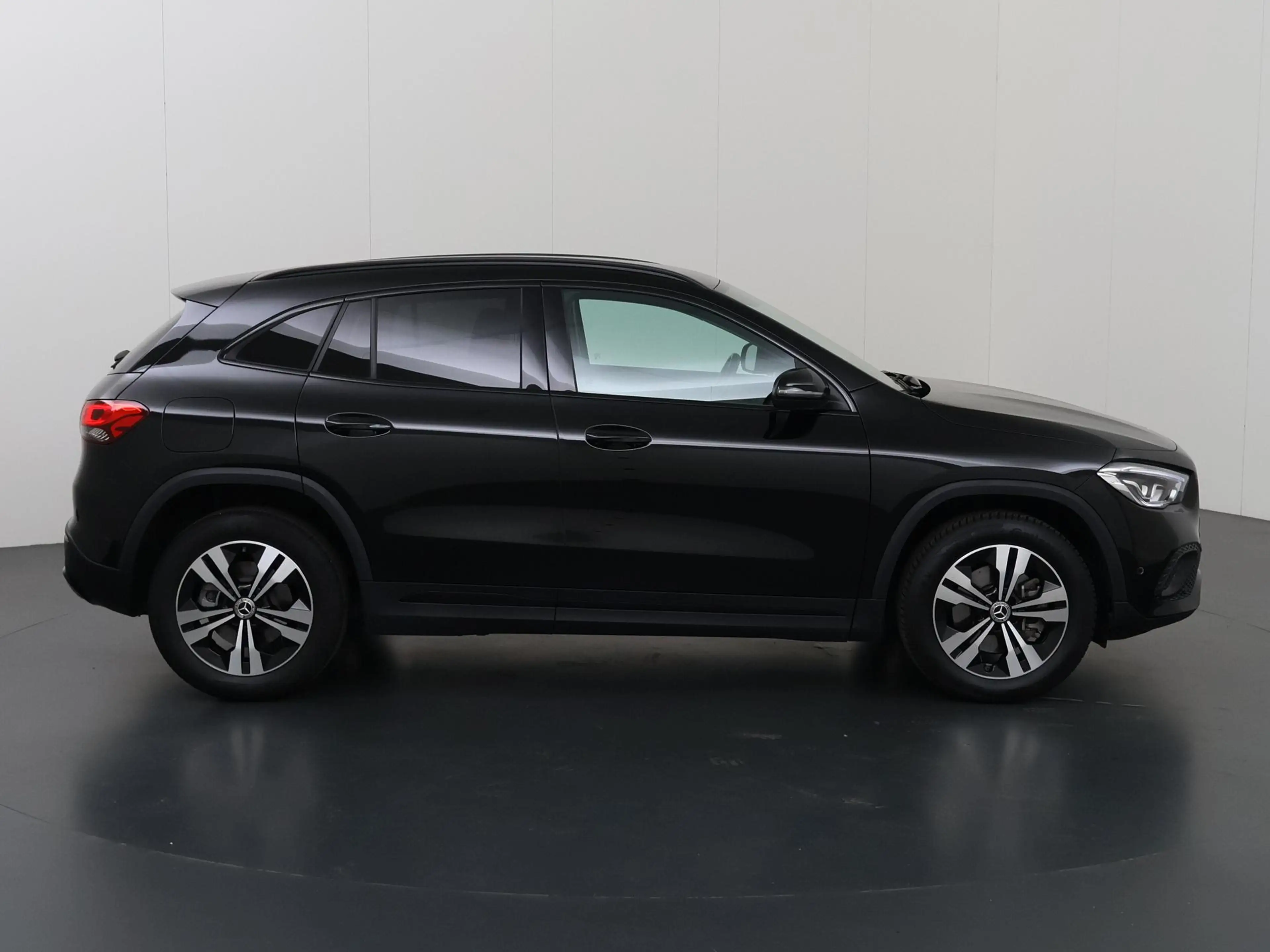 Mercedes-Benz GLA 250 e Business Line | Stoelverwarming | Sfeerverlichti — photo 6