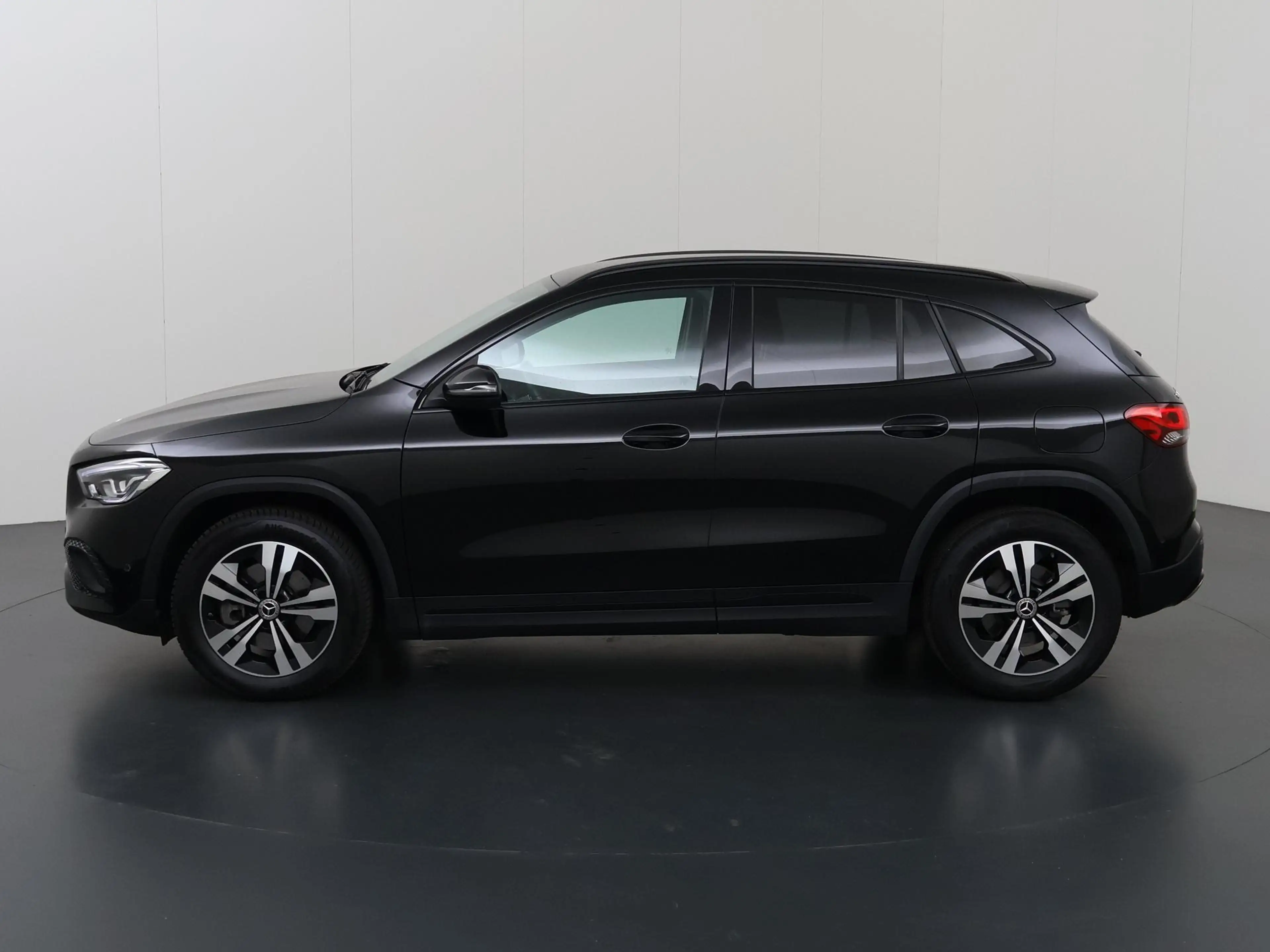 Mercedes-Benz GLA 250 e Business Line | Stoelverwarming | Sfeerverlichti — photo 5