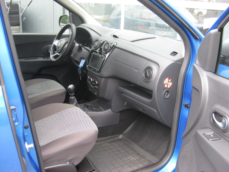 Dacia Lodgy TCe 130 Stepway "7-SITZER TOP GEPFLEGT" — photo 11