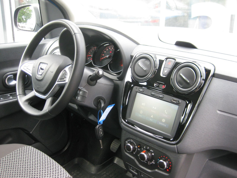 Dacia Lodgy TCe 130 Stepway "7-SITZER TOP GEPFLEGT" — photo 10