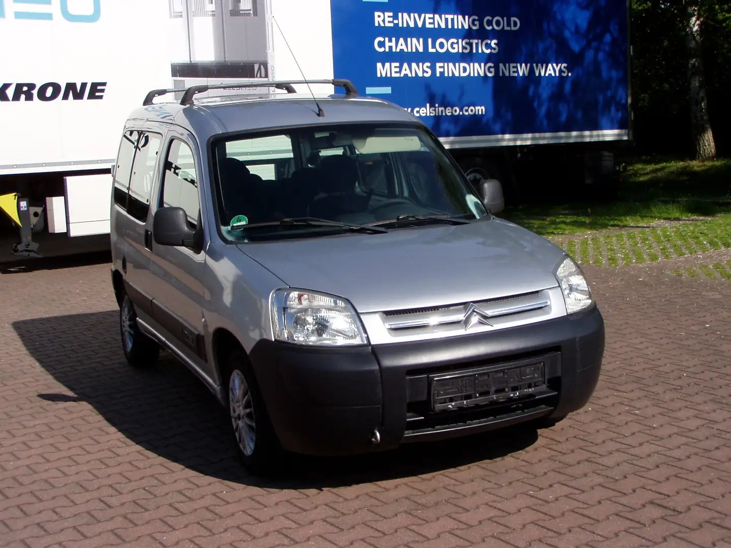 Citroen Berlingo 1.6 HDI Advance Silber - 2