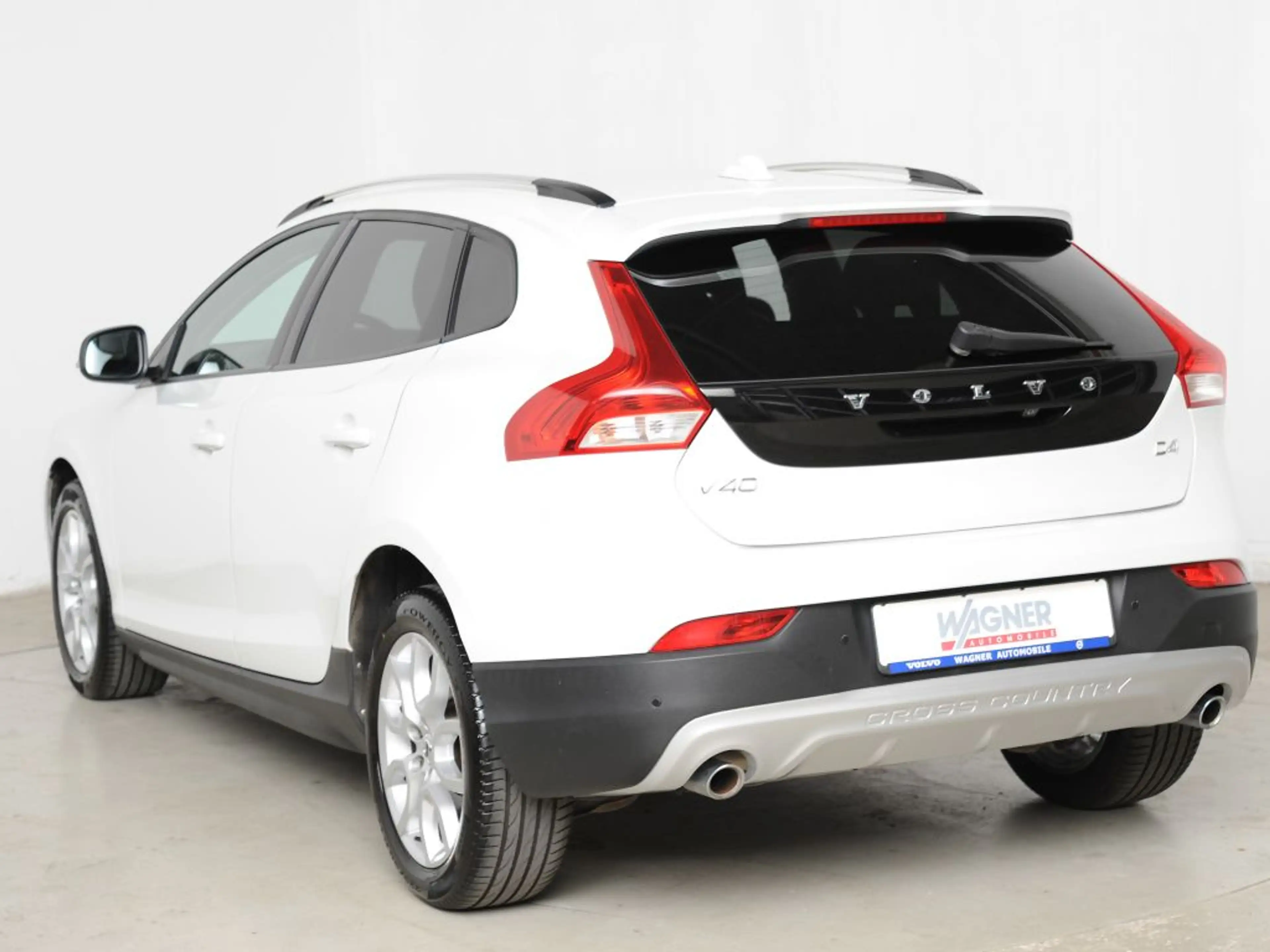 Volvo V40 Cross Country D4 Geartronic Plus *Business- Licht- Winter-Paket* — photo 4
