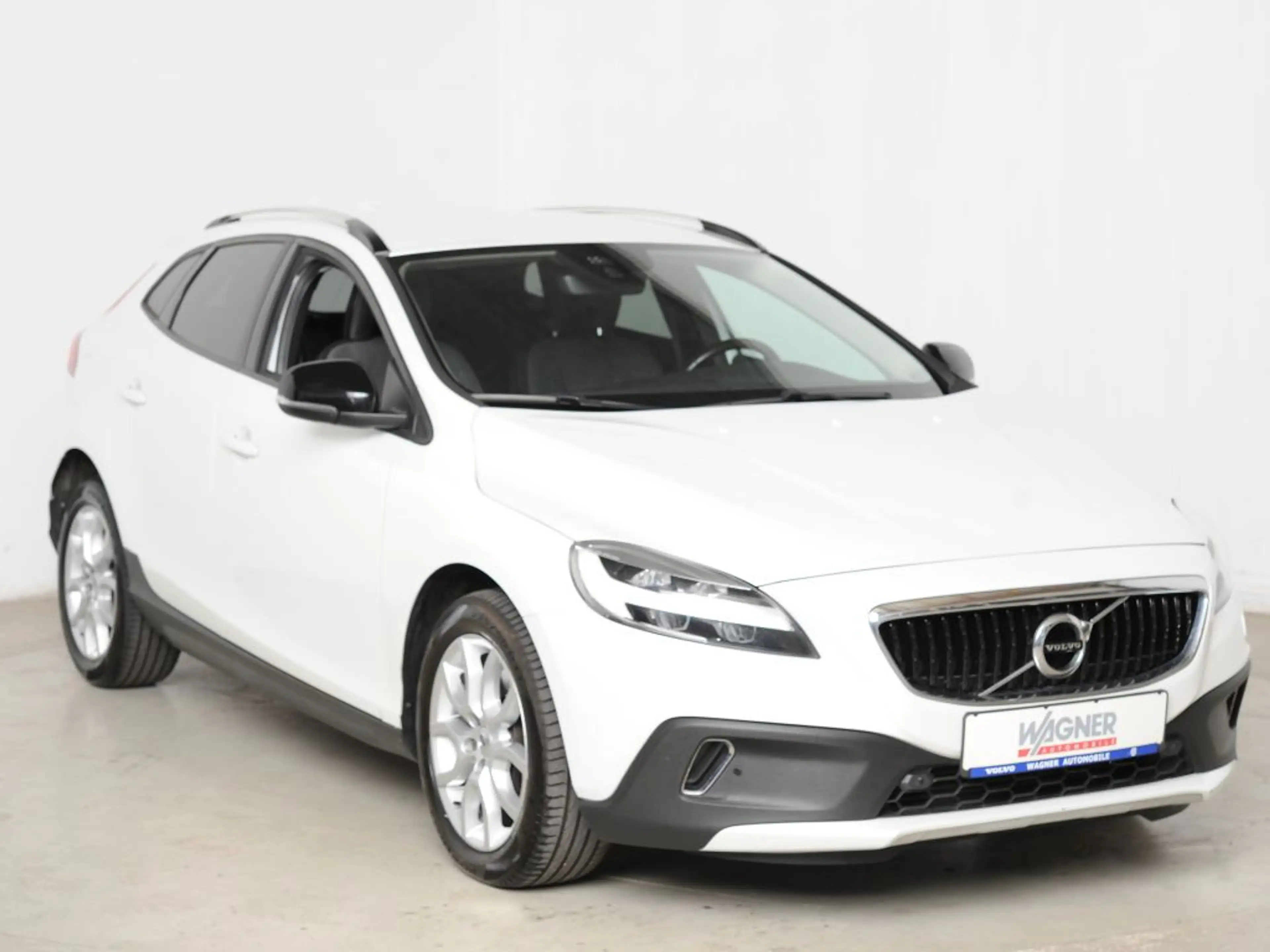Volvo V40 Cross Country D4 Geartronic Plus *Business- Licht- Winter-Paket* — photo 3