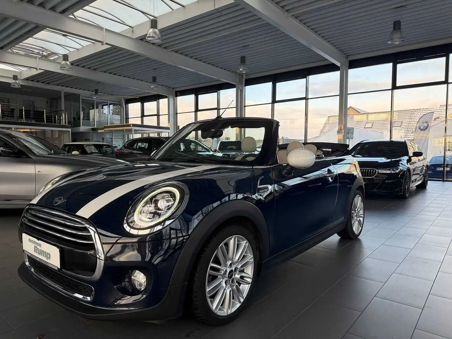 MINI Cooper Cabrio LED / Leder Lounge / Keyless Blau - 1