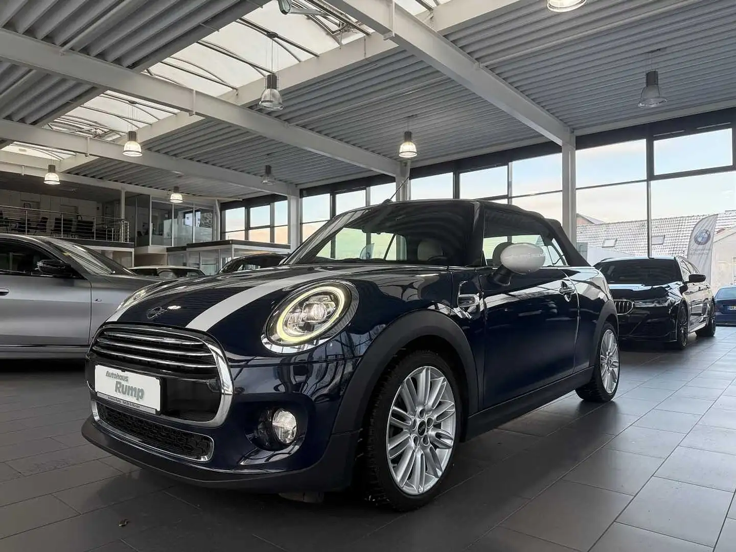 MINI Cooper Cabrio LED / Leder Lounge / Keyless Blau - 2