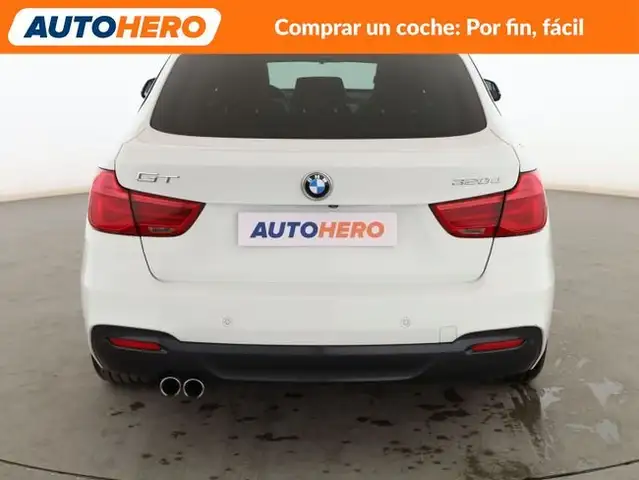 BMW 3 Series view 5