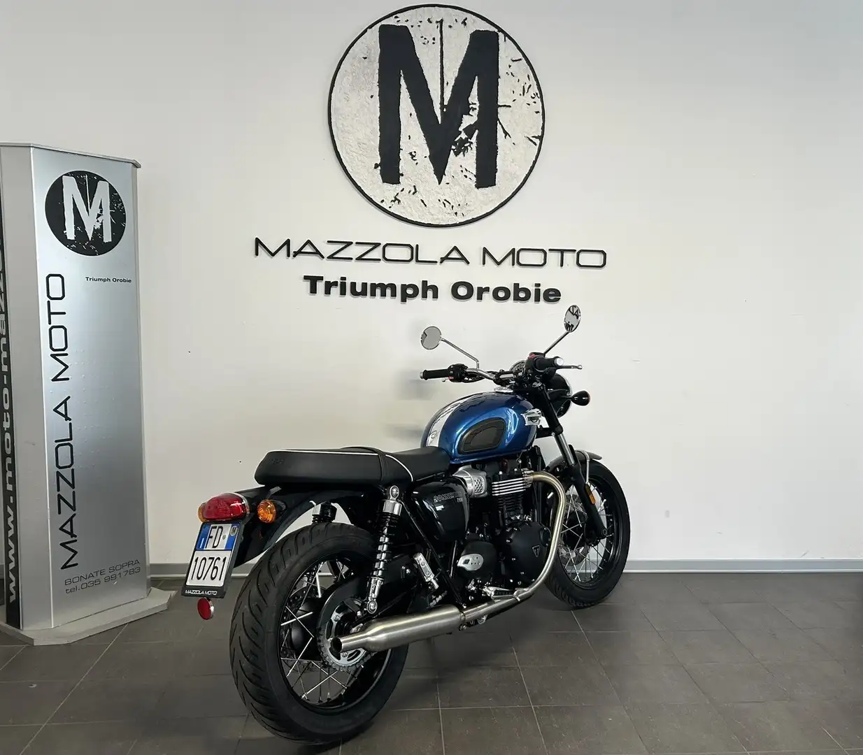 Triumph Bonneville T100 Chrome Edition Azul - 2