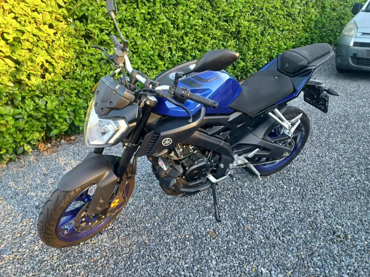 Yamaha MT-125 Grijs - 2