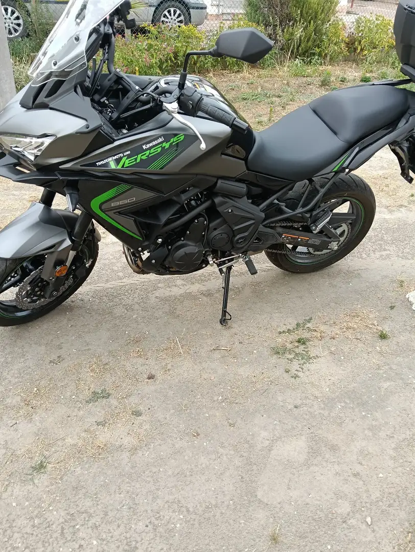 Kawasaki Versys 650 Fekete - 1