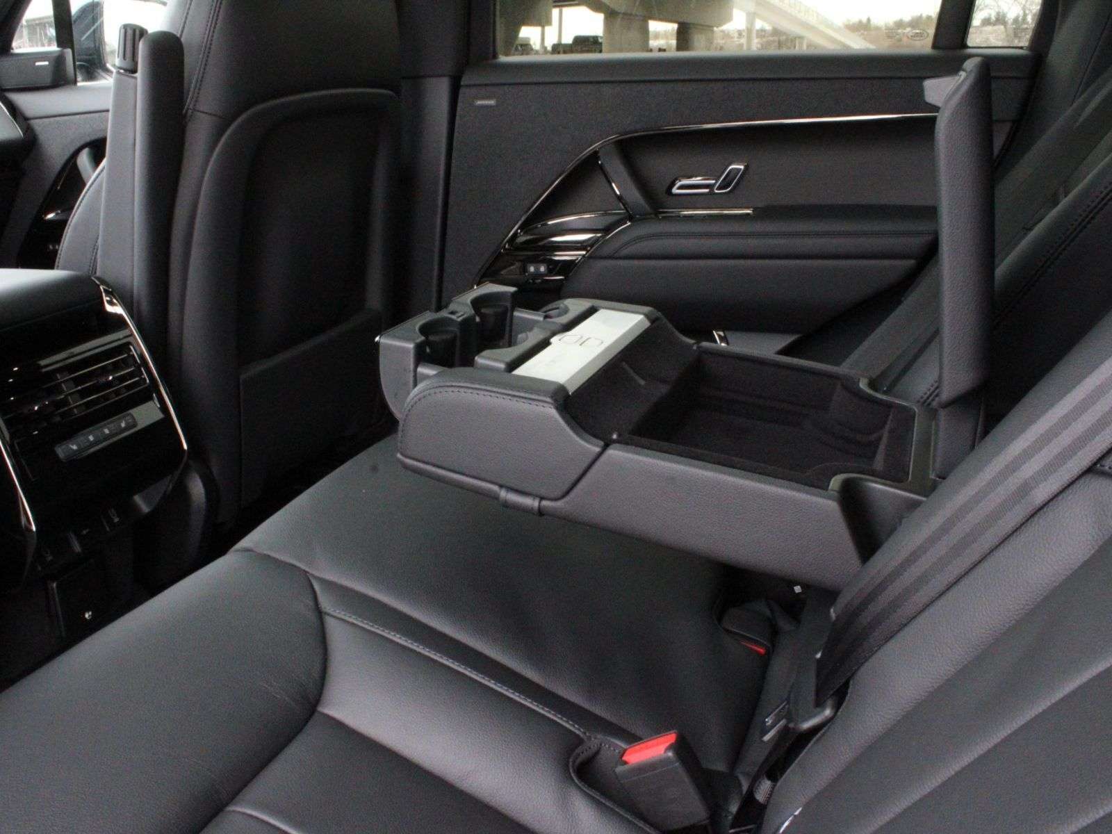 2026 Land Rover Range Rover Sport P360 S thumb 27