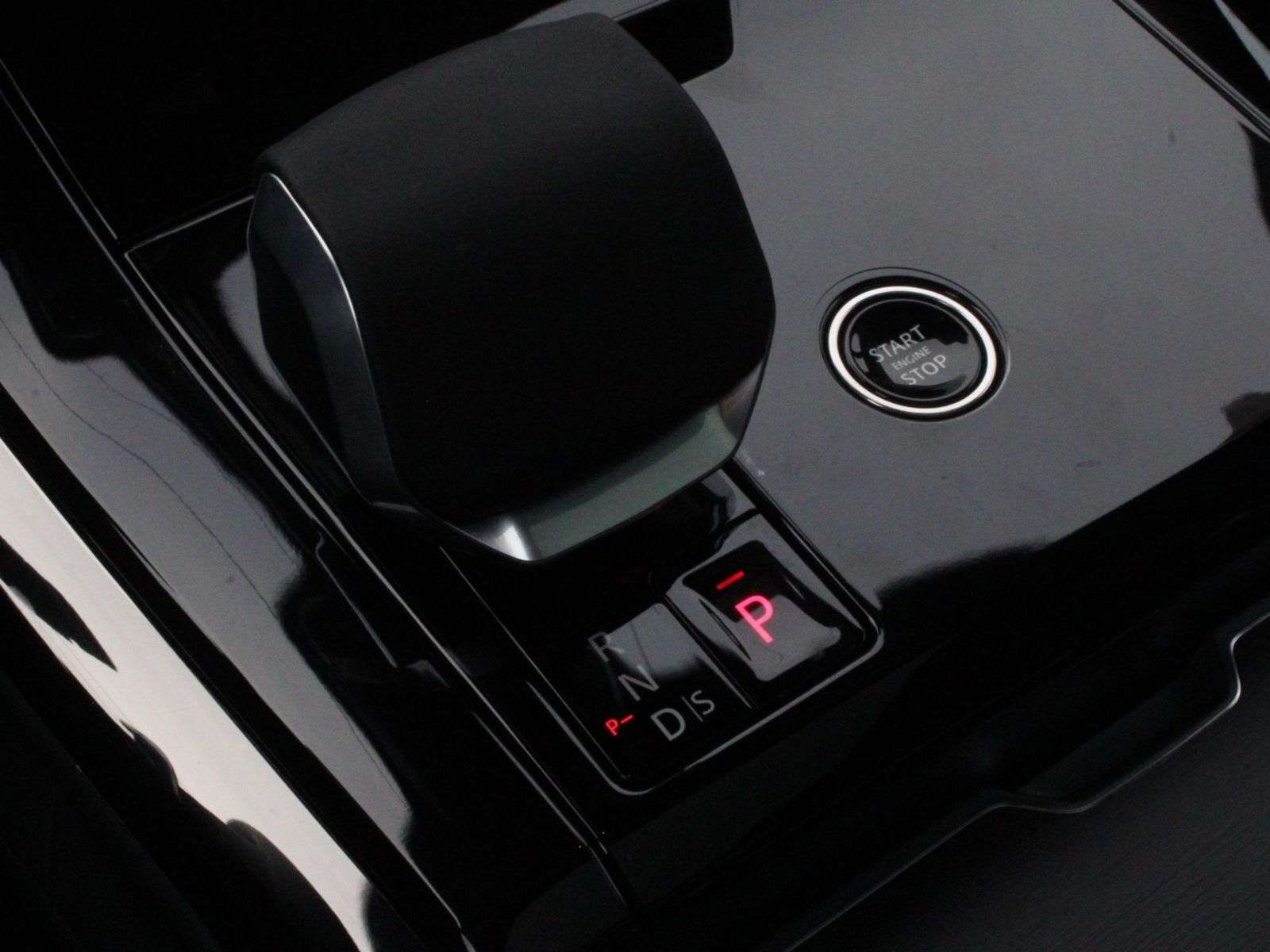 2026 Land Rover Range Rover Sport P360 S thumb 22