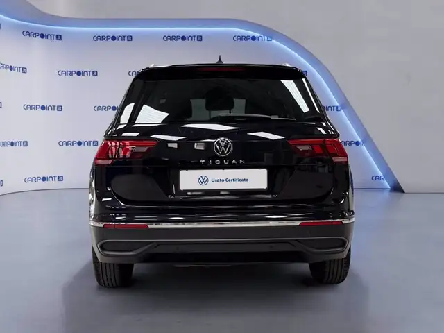 Volkswagen Tiguan view 5