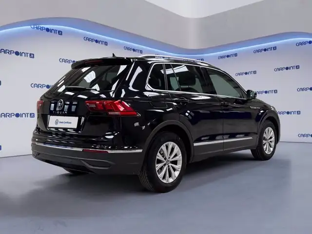 Volkswagen Tiguan view 6