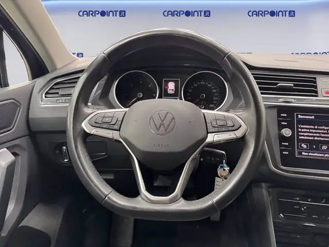 Volkswagen Tiguan view 13