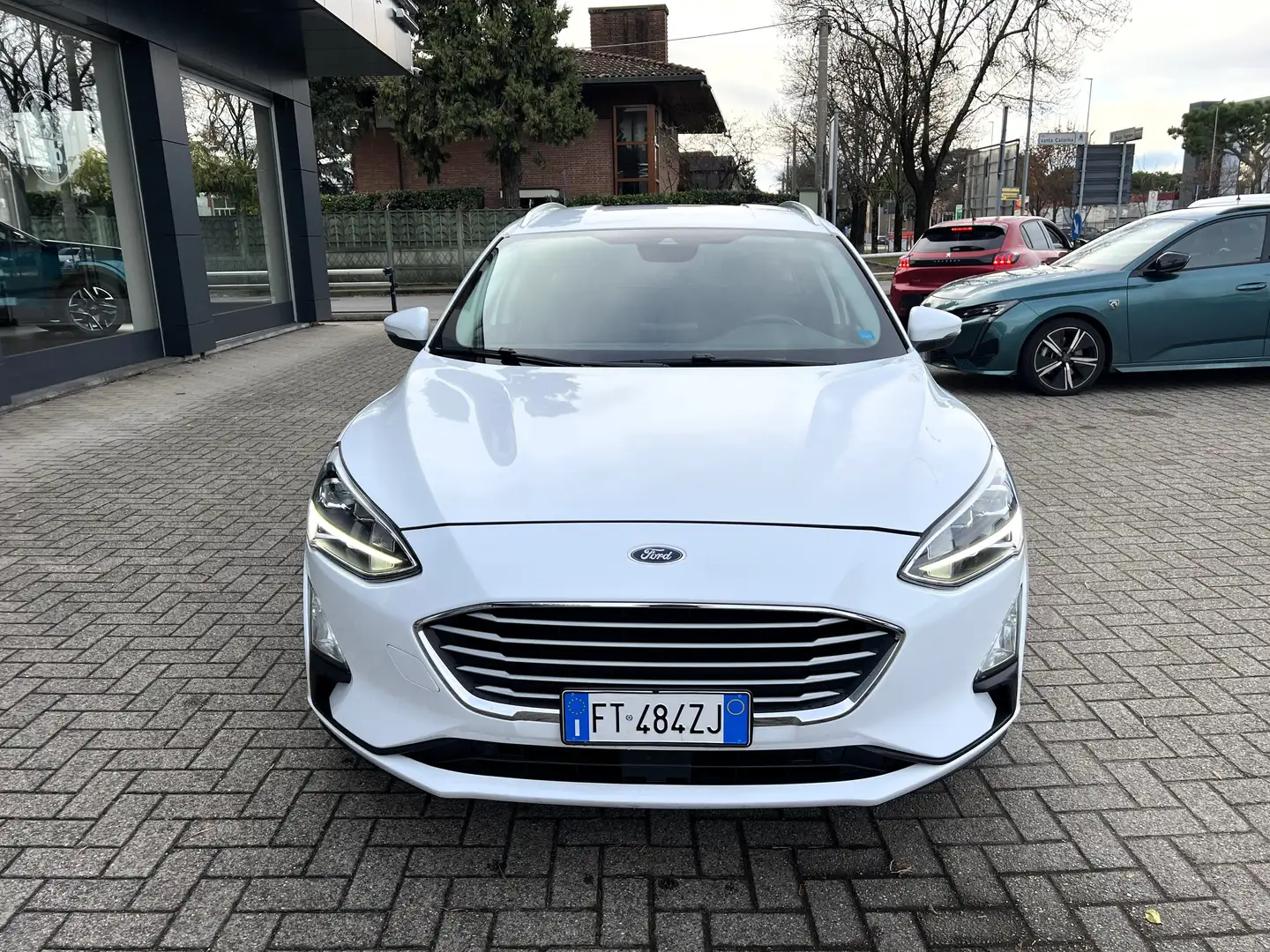 Ford Focus SW 1.5 Ecoblue Business 120CV Weiß - 2