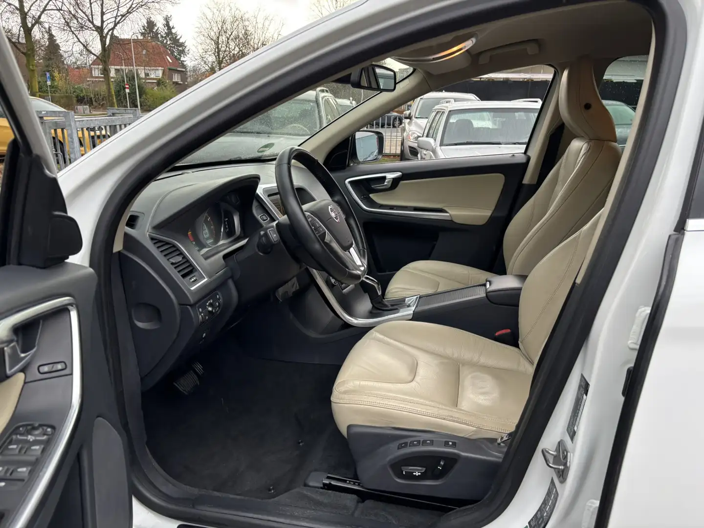 Volvo XC60 2.0 T5 Aut6 Summum Leder Family Blanc - 2
