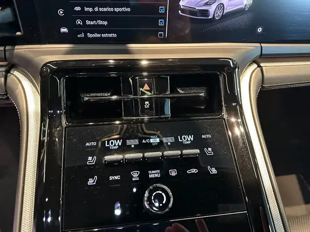 Porsche Panamera view 12