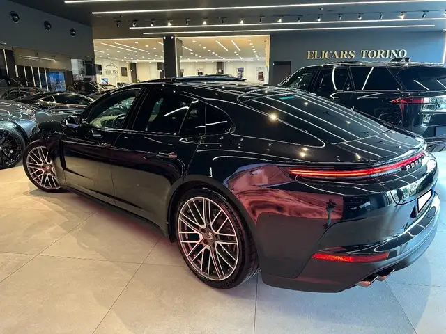 Porsche Panamera view 4